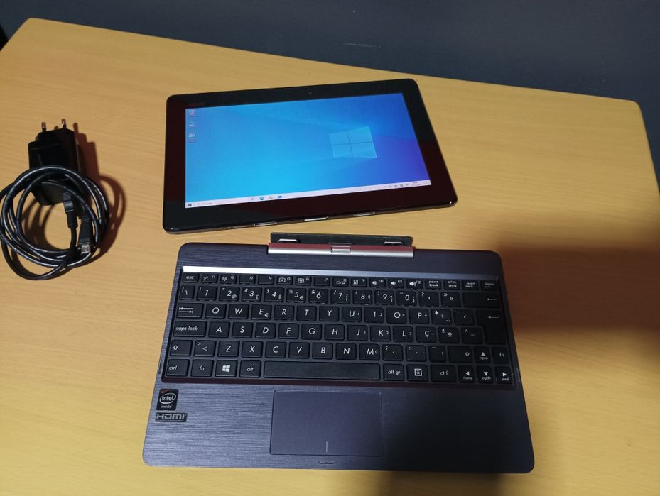 Tablet híbrido ASUS Transformer Book