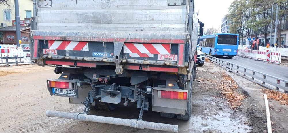 Iveco 6x4 com grua hiab 232 e bascula