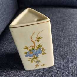Paliteiro triangular loiça, porcelana do Brasil