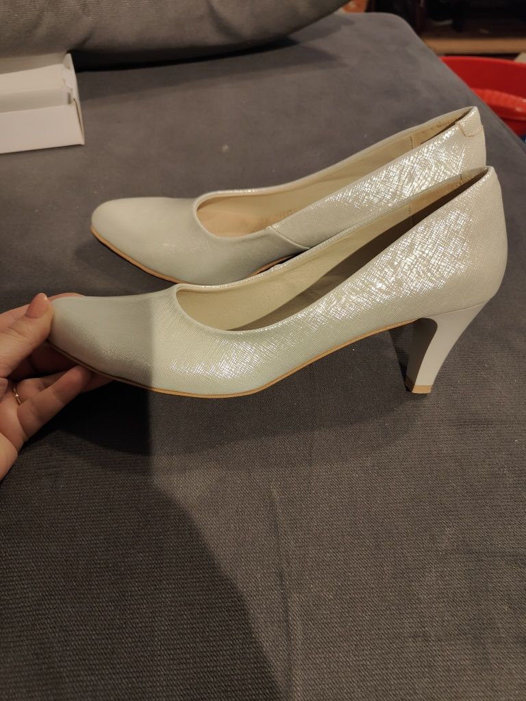 Buty na obcasie rozmiar 40