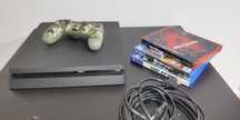 PS4 Slim + gry + pad Fajny stan!