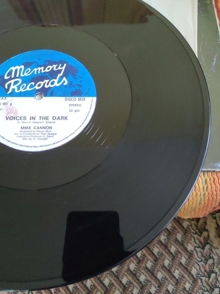 Mike Cannon - Voices In The Dark, 12"Maxi singiel winylowy Italo disco