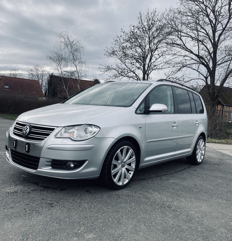 vw Touran r-line 1.9tdi 105km 248kkm 7osobowy