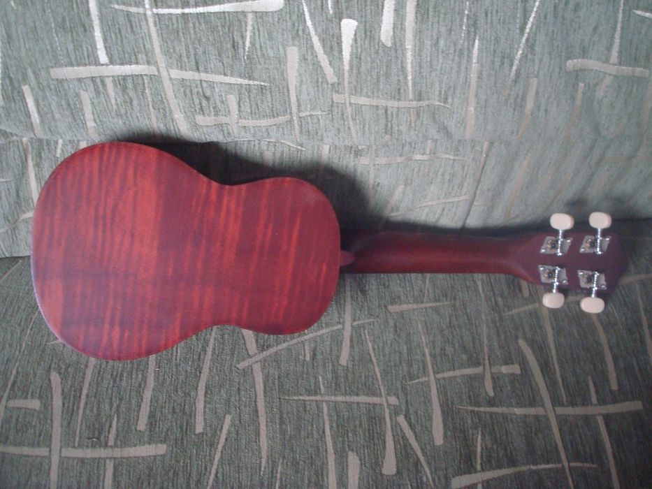 Продам детскую укулеле