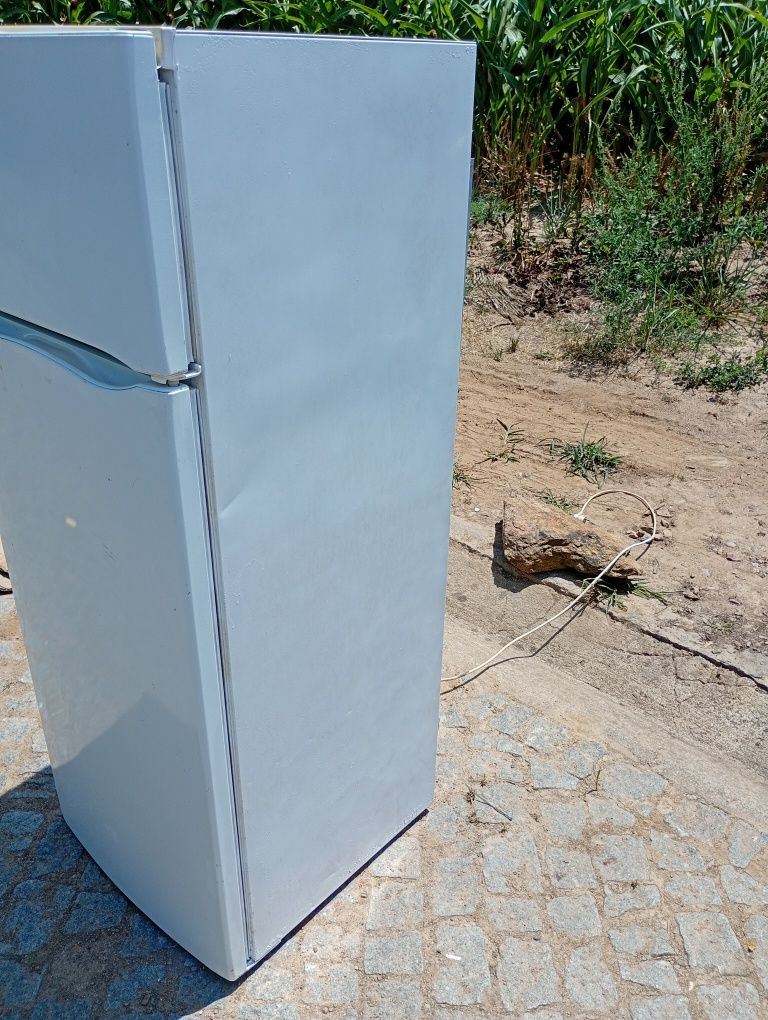 Frigorífico Indesit com entrega e garantia