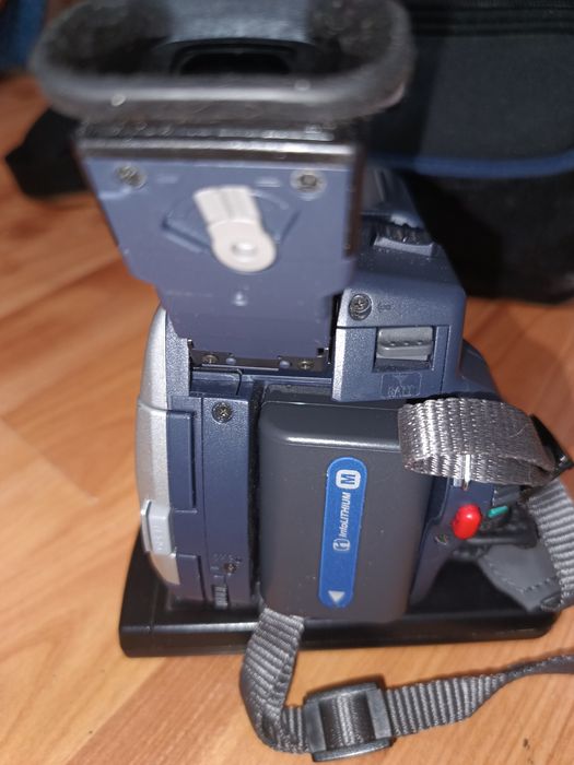 Продам відеокамеру SONY