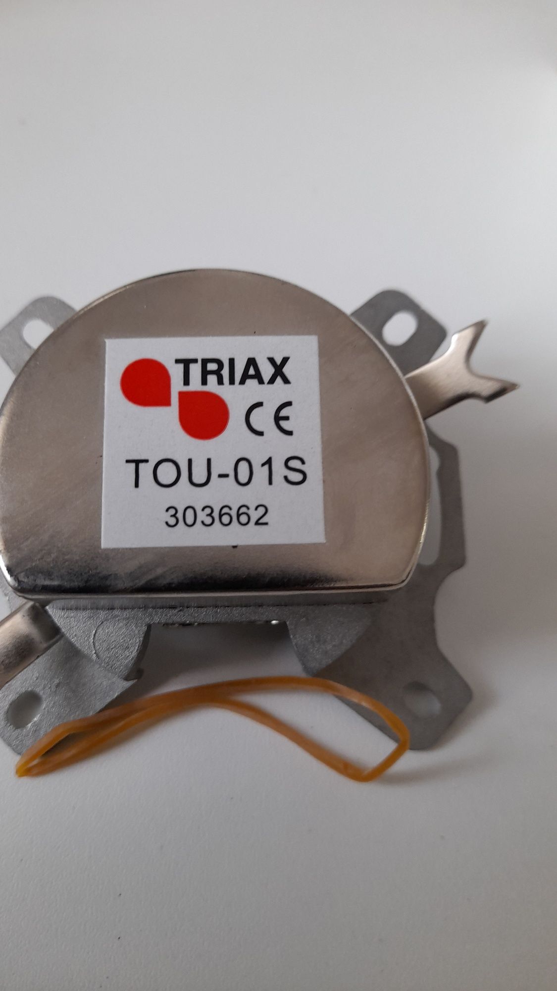 3 szt gniazda rtv-sat Triax TOU-01S, Berker