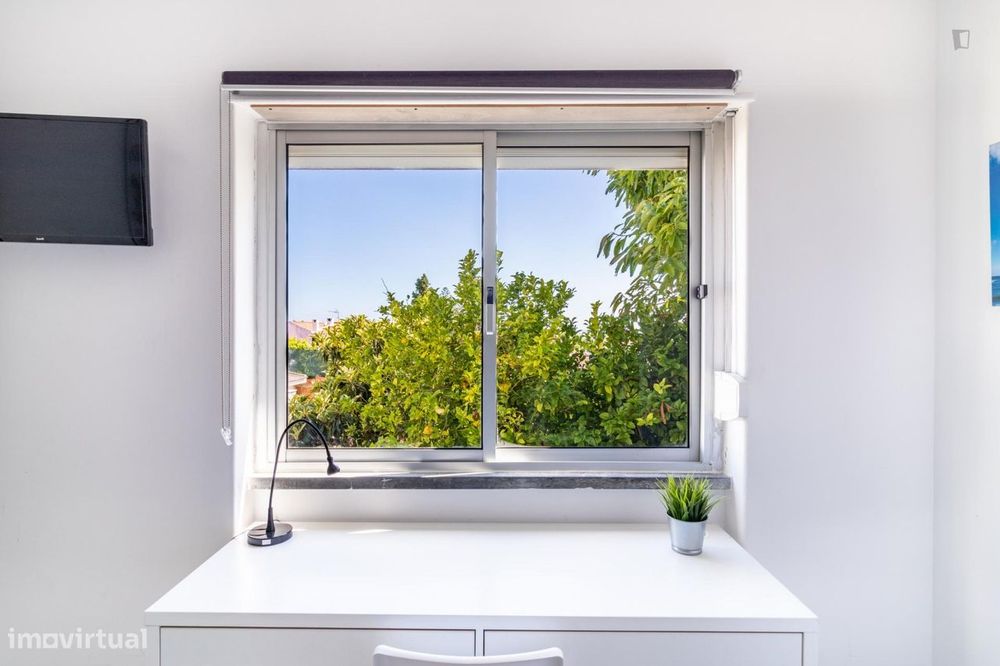 157435 - Quarto com cama de solteiro em...