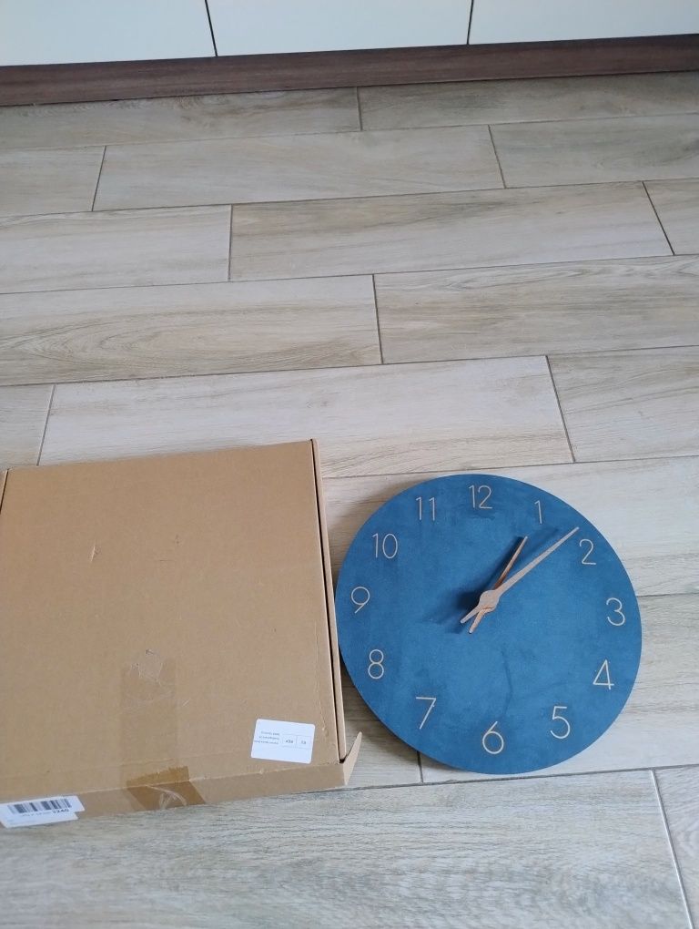 Zegar ścienny z płyty MDF, bez tykania, cichy, nowoczesny, 30 cm.