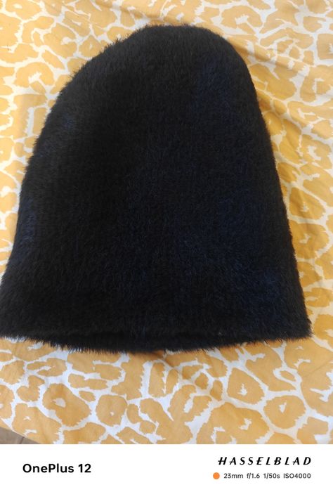 Czapka czarna damska M-L