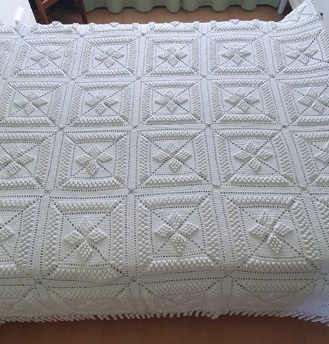 Colcha de Crochê feita á mão
