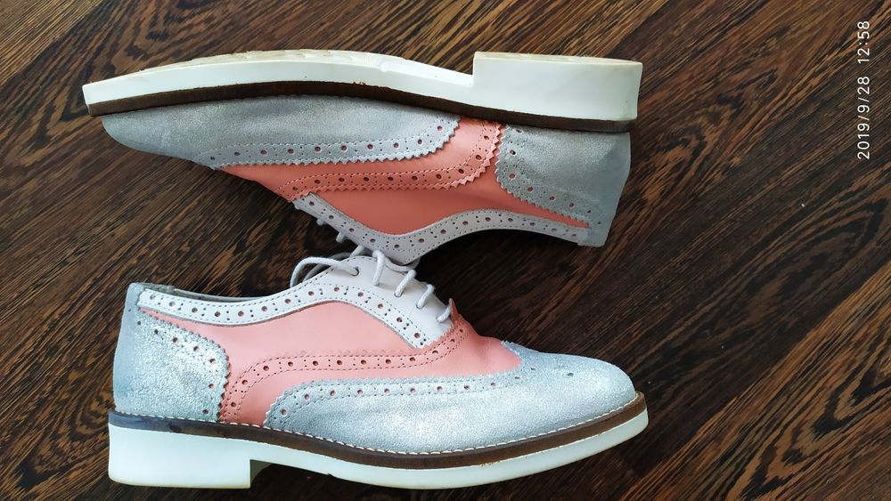 Шкiрянi жiночi оксфорди