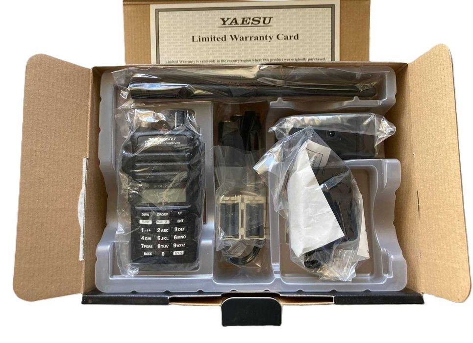 Радіостанція авіаційного діапазону Yaesu FTA-250L
