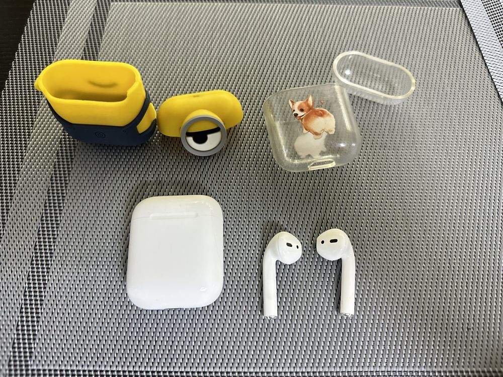 Оригінальні бездротові навушники Apple AirPods 2 (A2031)