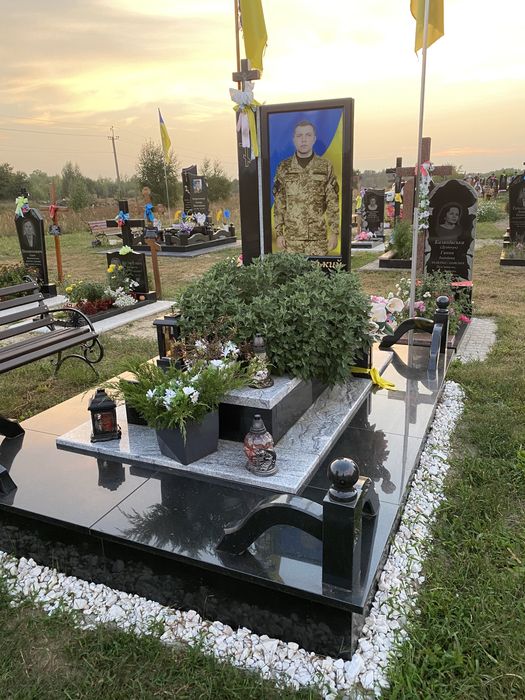 Виготовлення пам’ятників, та їх вставлення, реставрація, підняття