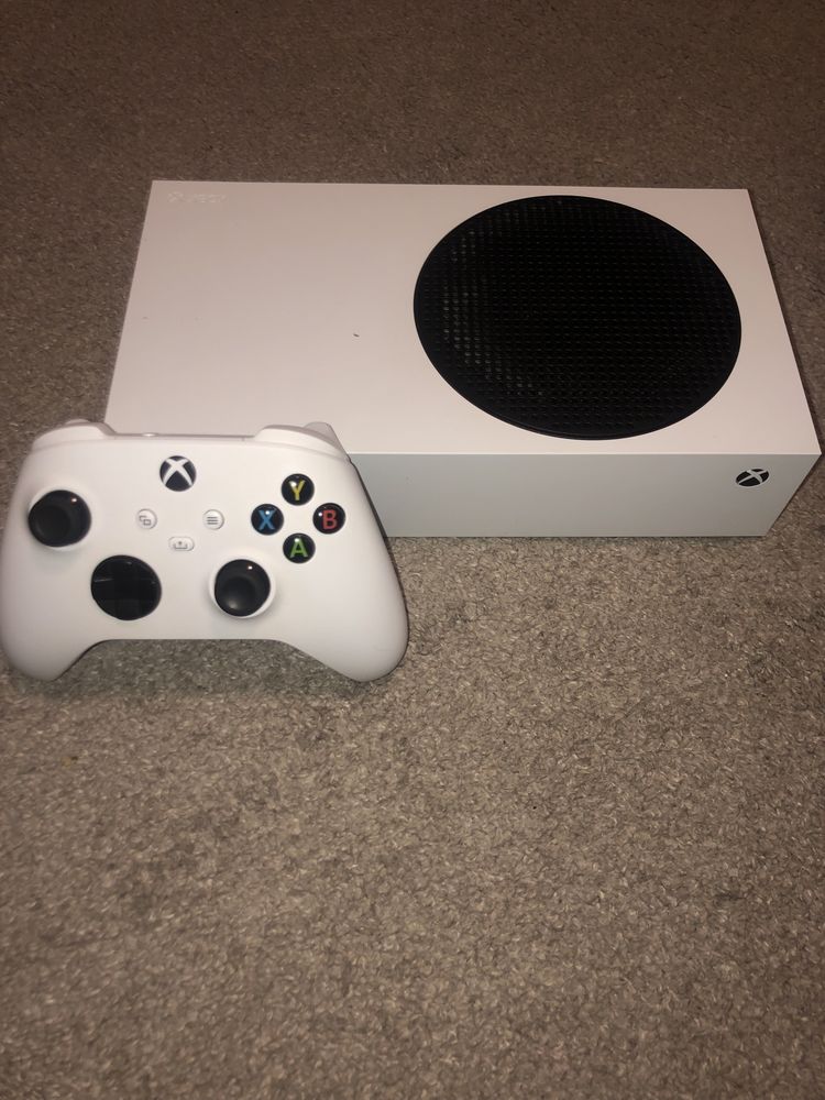 Xbox Series S, stan bardzo dobry + | dwa pady