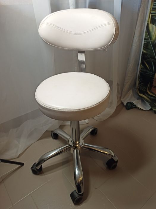 Taboret kosmetyczny, hoker