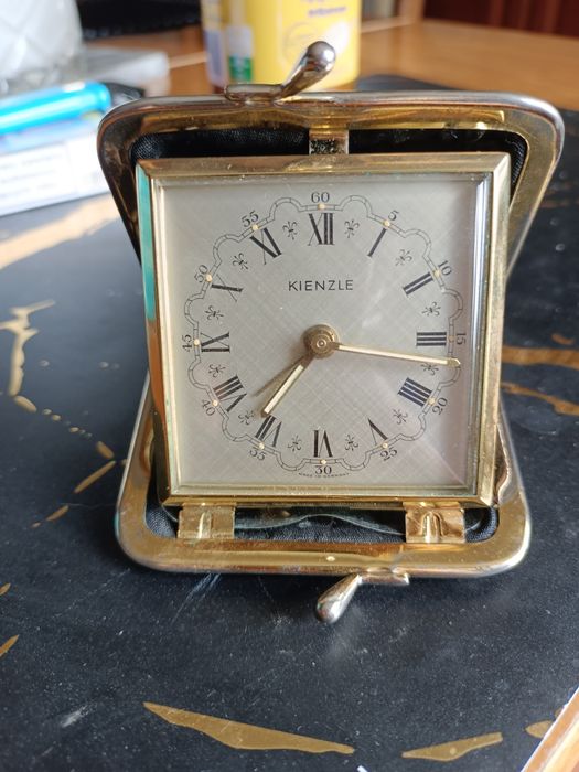 Stary zegarek kieszonkowy z budzikiem