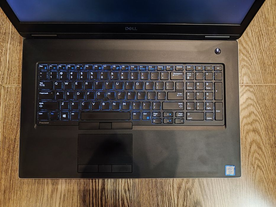 Dell Precision 7730 Xeon p4200