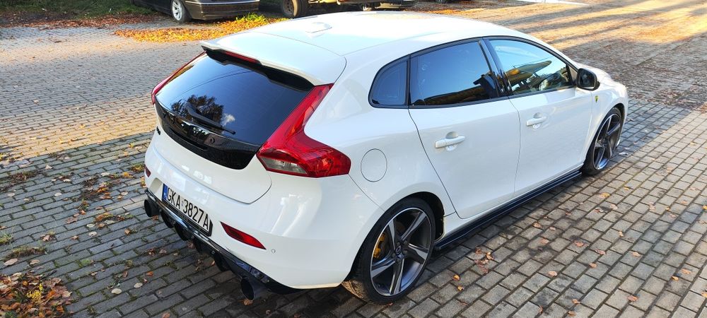 Volvo V40 D3 2015r 203km 486nm