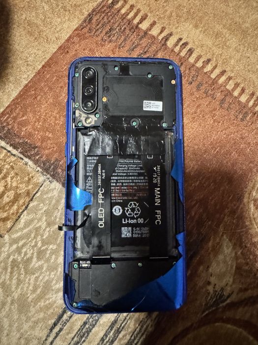 Xiaomi Mi 9 Lite 6/64GB на запчастини