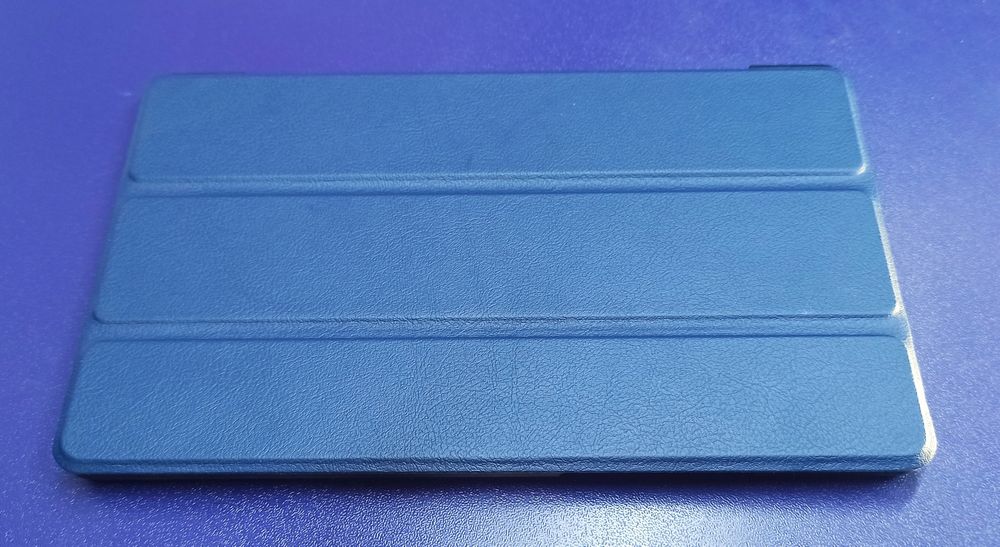 Lenovo TB3-850f 16Gb/2Gb + новый чехол - книжка