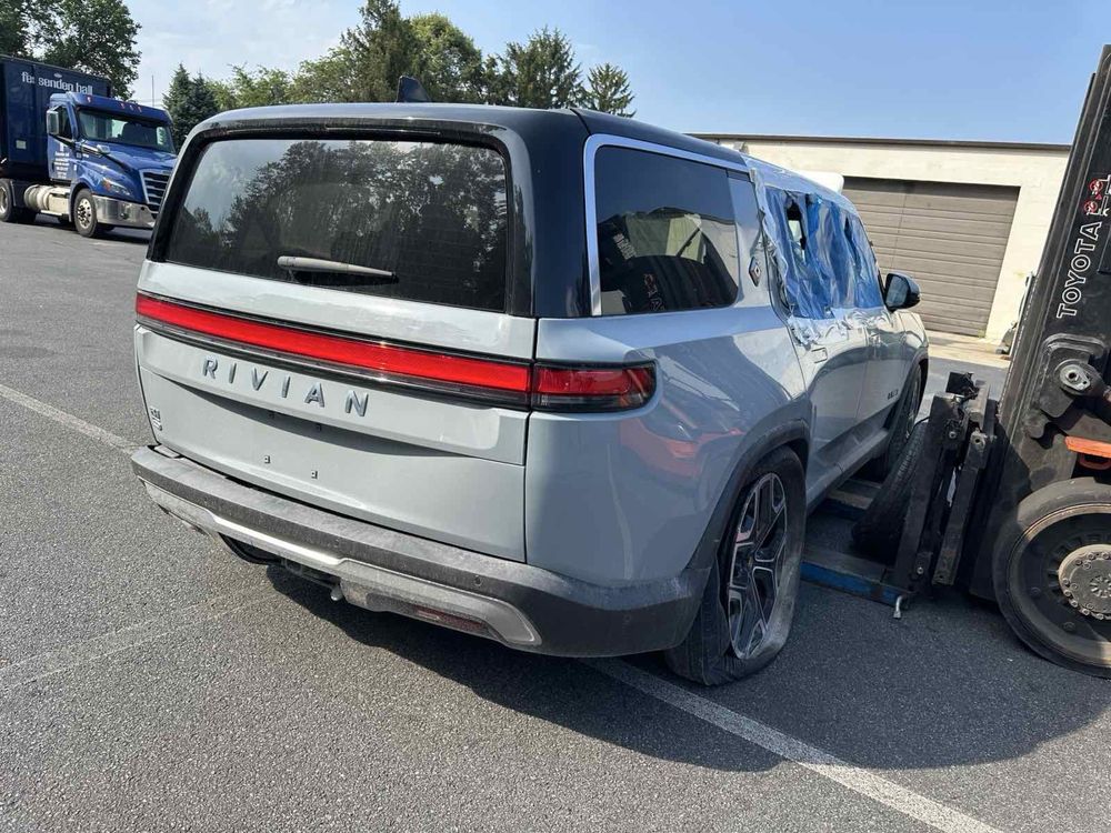 Rivian. Розборка, шрот: двері, панорама, стійки,ричагі, подушки
