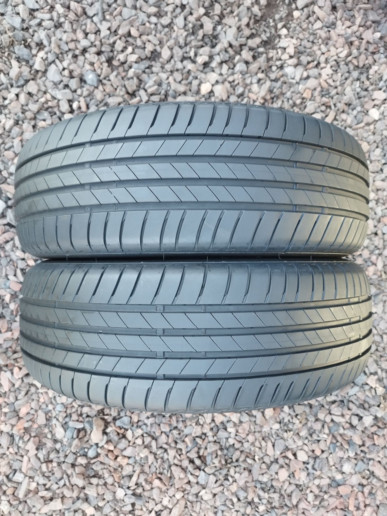 Letnie Bridgestone 215/60R17. 2022 r.