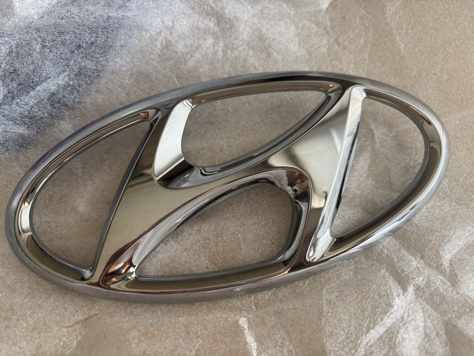 Значок Hyundai 86300 C2100