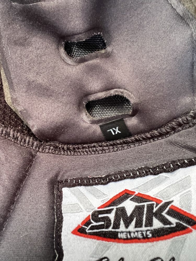 Vendo 2 capacetes smk