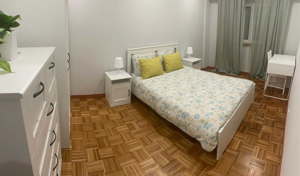 Lindo Quarto de Casal em Massamá!