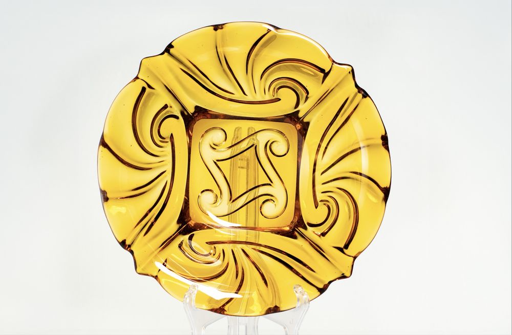 Piekna bursztynowo - miodowa  misa Rudolfova Hut Invald