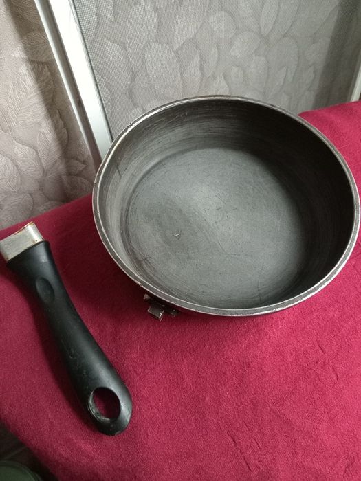 Сковорідки в гарному стані