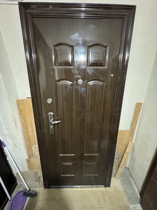 Продам входные двери в идеальном состоянии