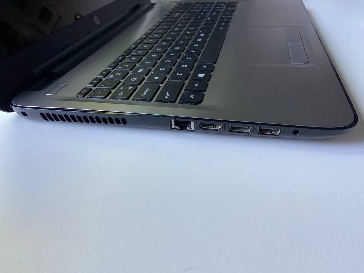 Ноутбук HP 15-AY177CL