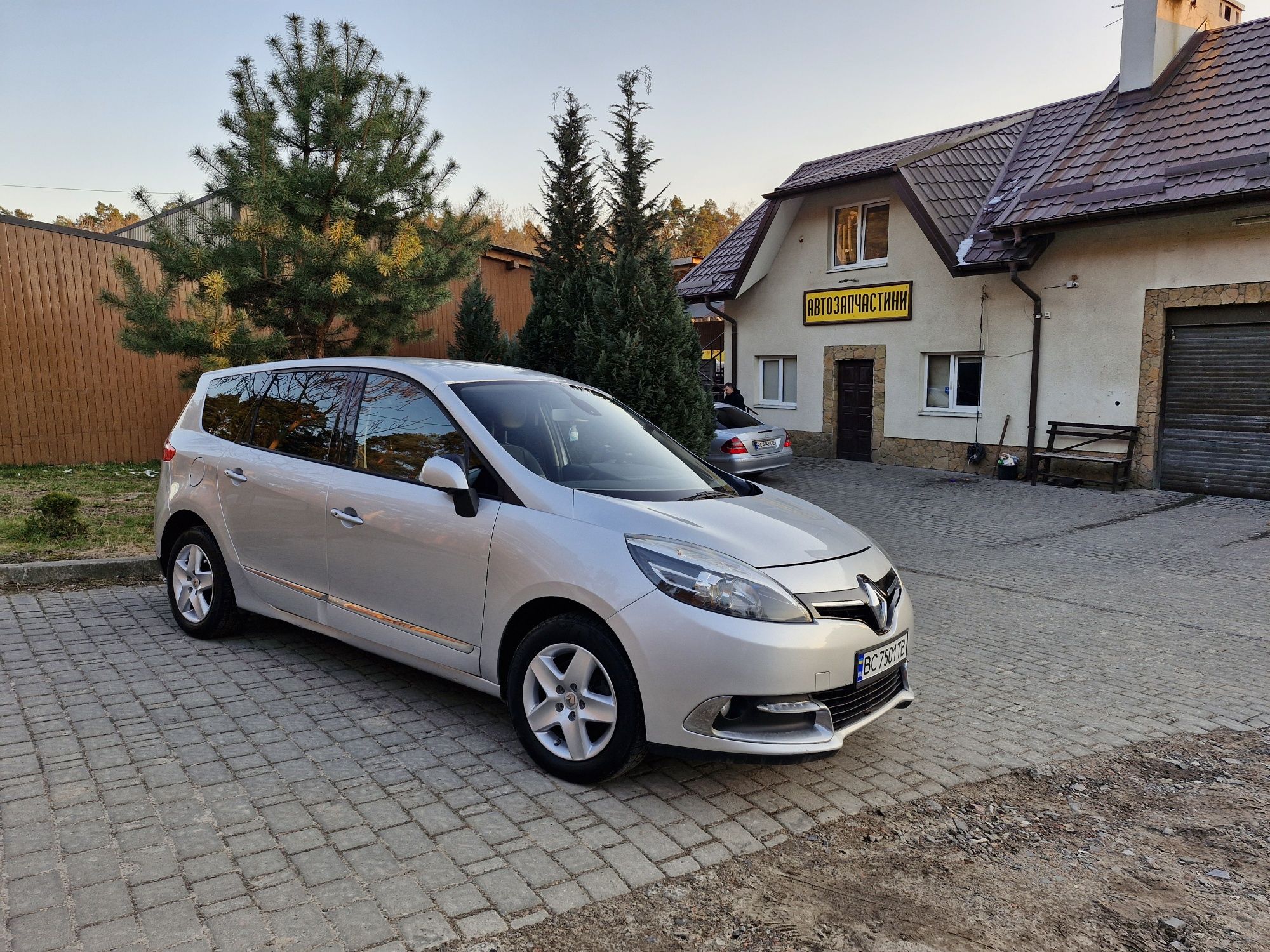 Продам Renault Grand Scenic