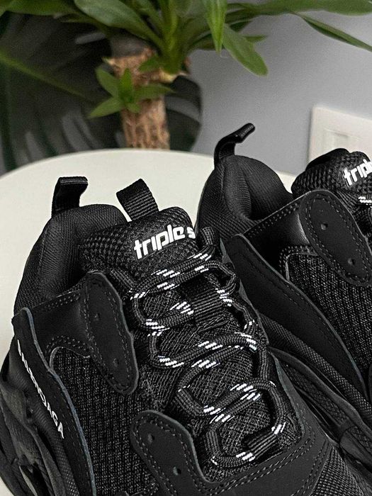 Кросівки Balenciaga Triple S V1 Black/White premium