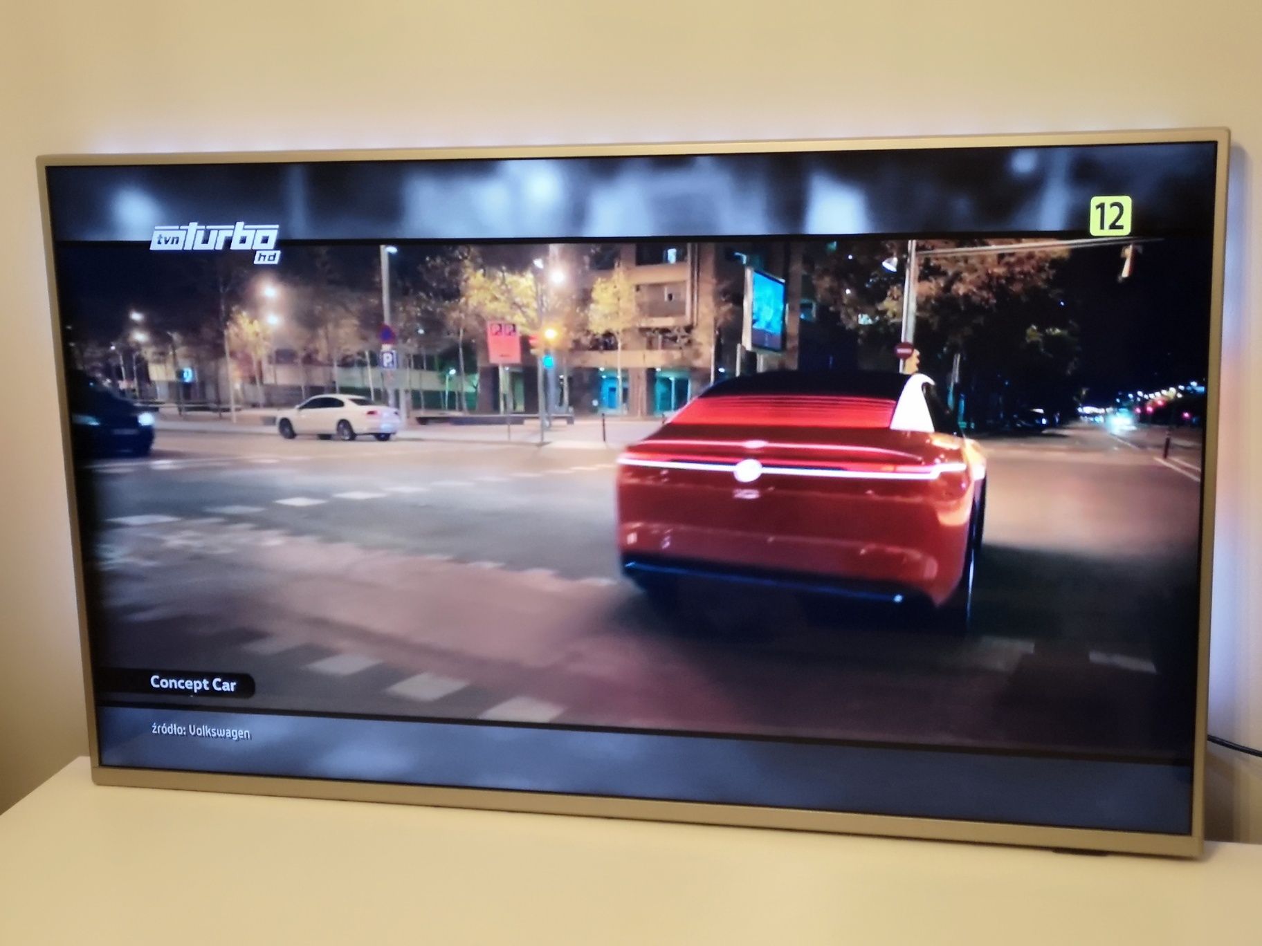 Smart TV Philips 50 cali Ambilight 3 YouTube Netflix DVBT-2 Hevc