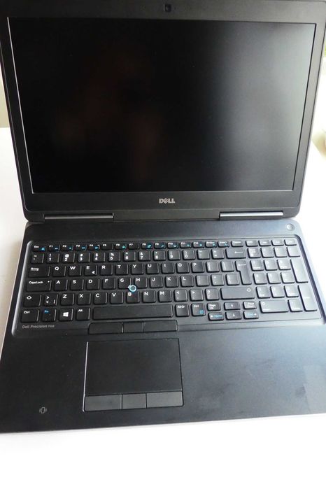 Dell Precision 7510 Xeon 4x2,9GHz DDR4-16GB grafika-4GB SSD NVMe-256GB