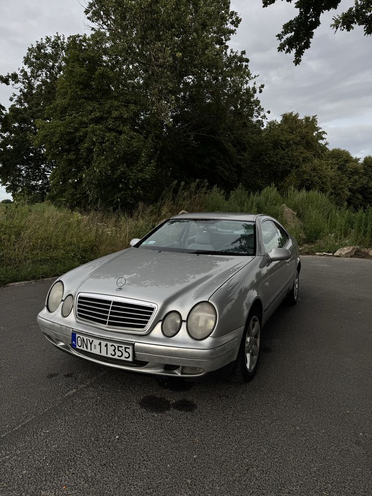 Mercedez Benz CLK200