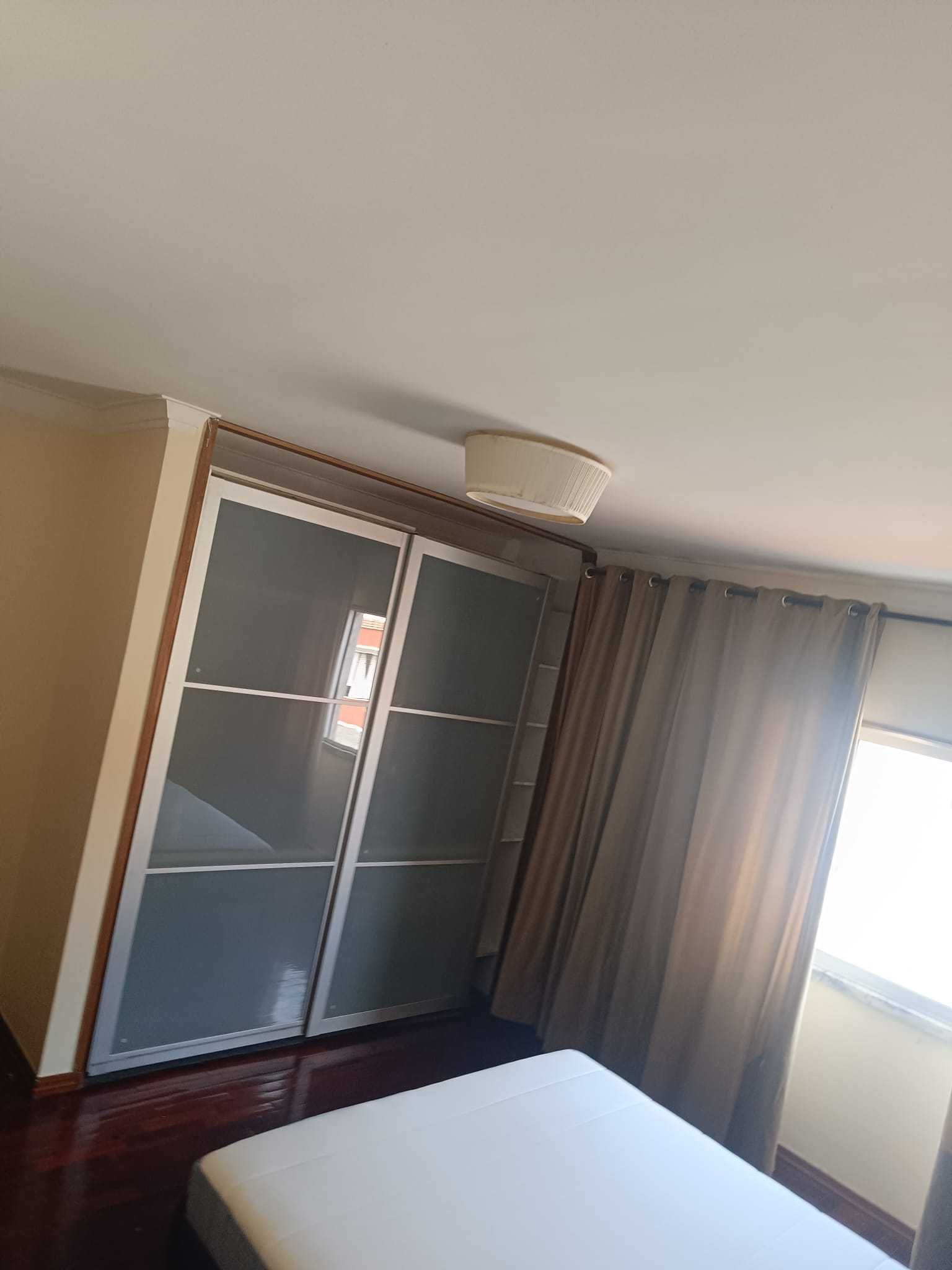 Quarto Para arrendar em rua Cooperativa Operária Amorense