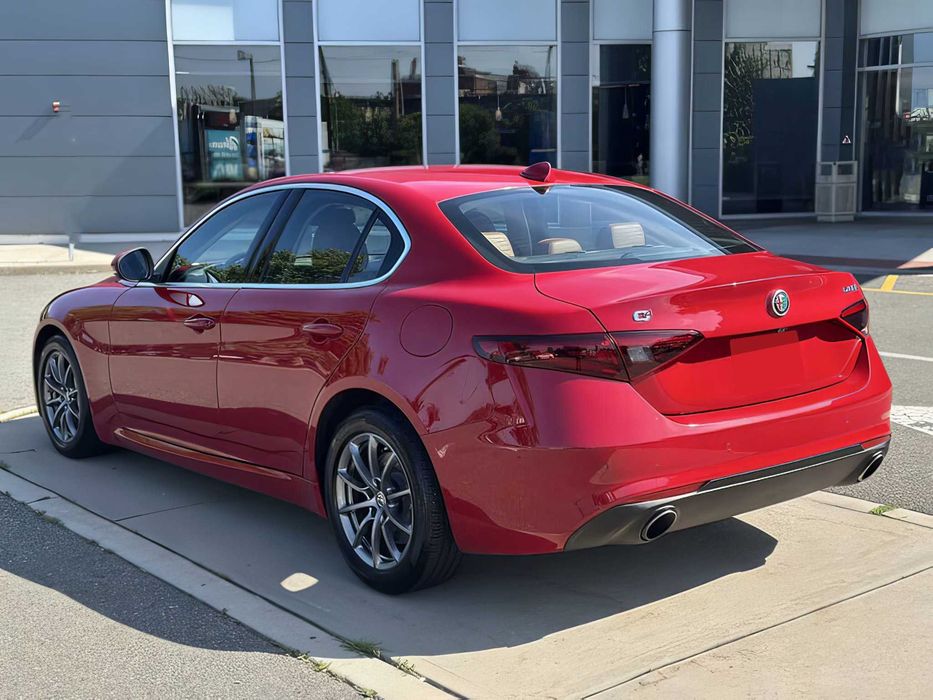 Alfa Romeo Giulia      2018