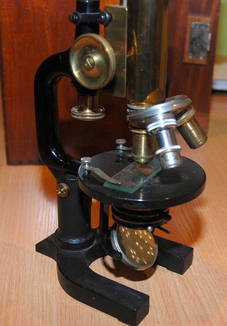 Mikroskop optyczny sygn. C. REICHERT WIEN XIX w.