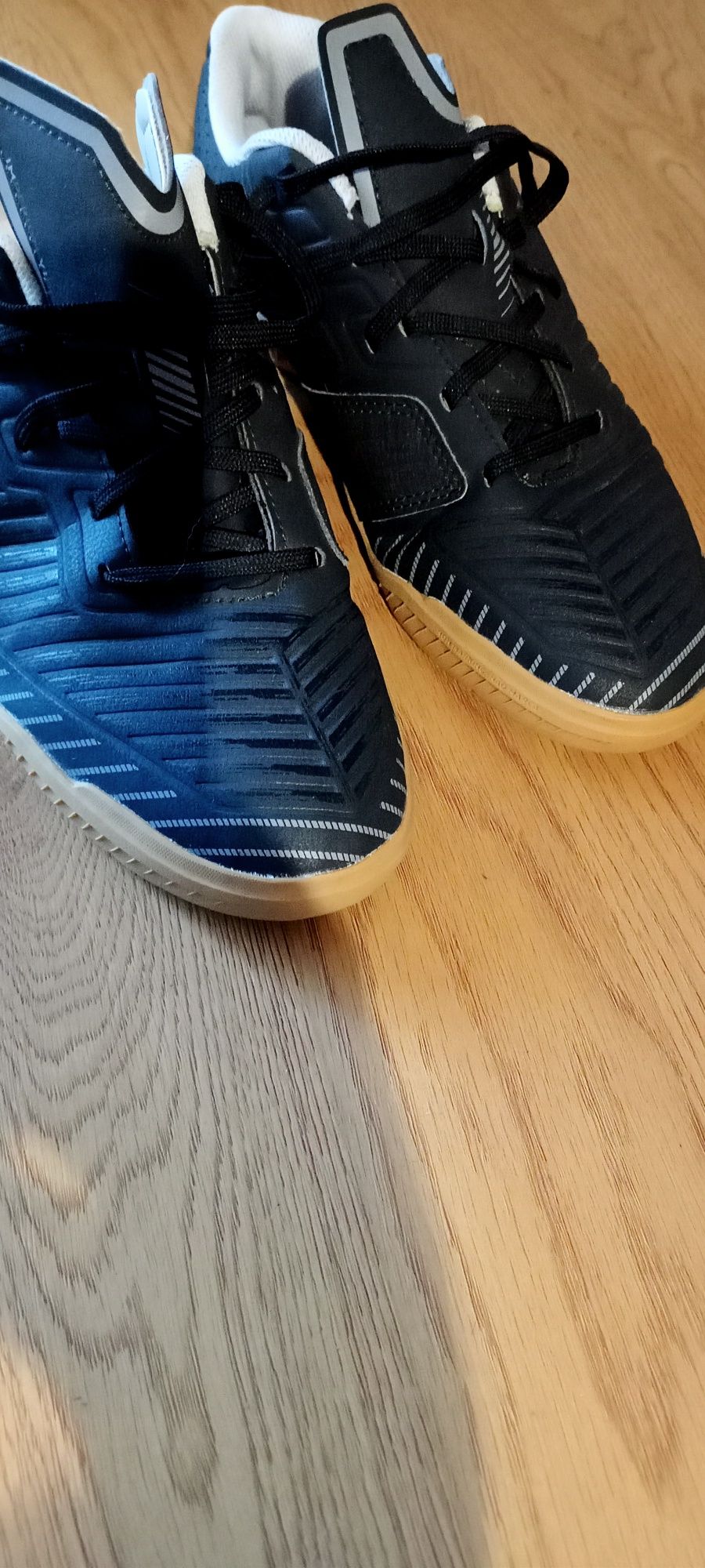 Buty chłopięce halowe