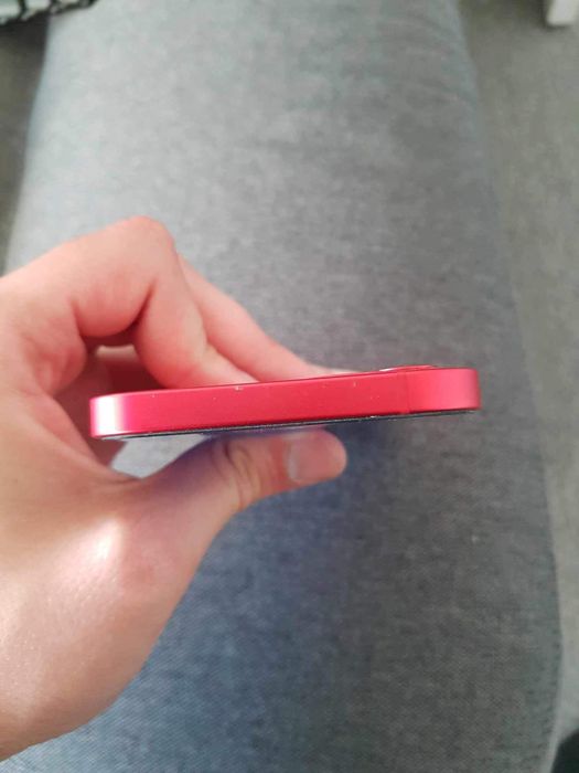iPhone 12 mini w wersji czerwonej