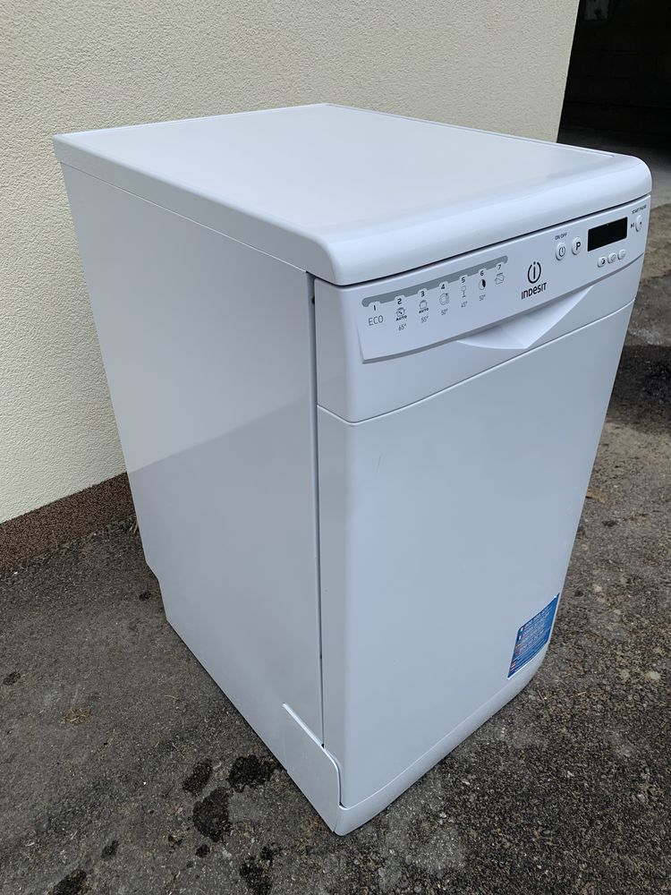 Zmywarka wolnostojąca Indesit