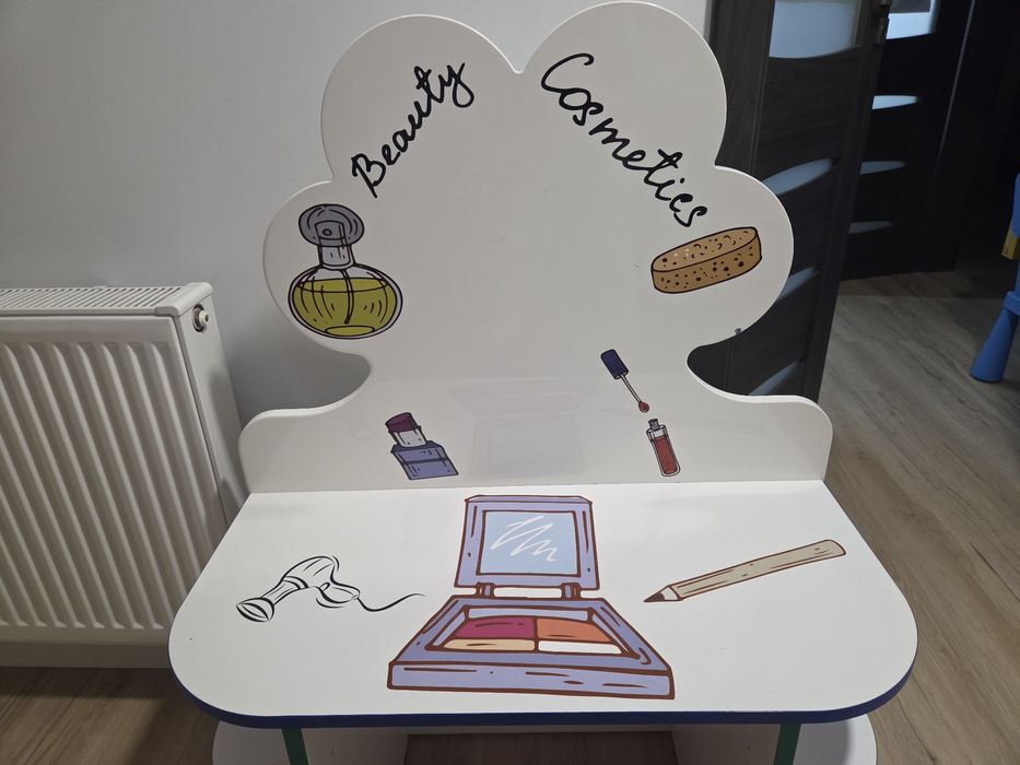 Toaletka drewniana biała idealna na prezent