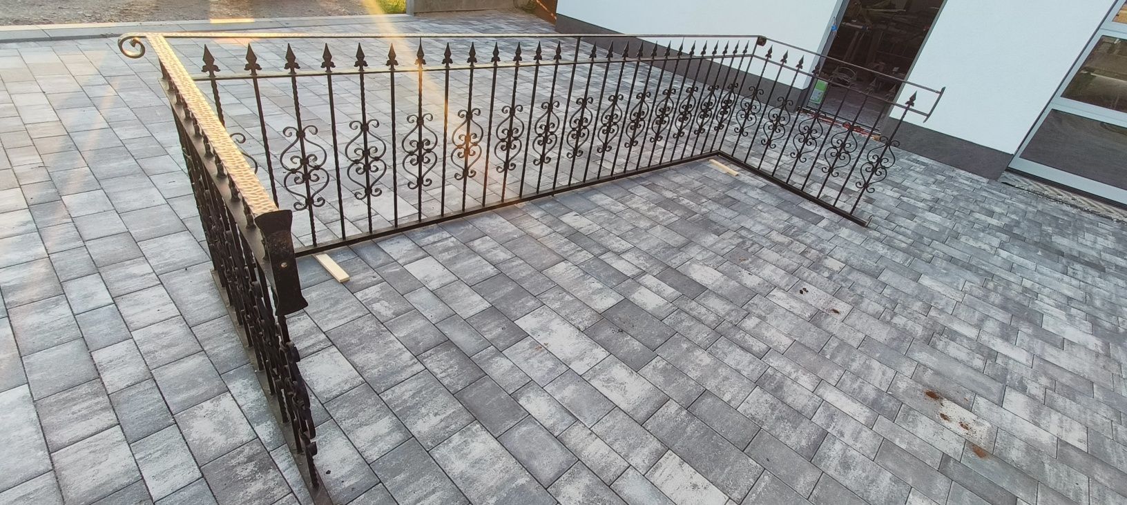Balustrada balkonowa 3,7 x 1,3 m kuta ocynk + czarne