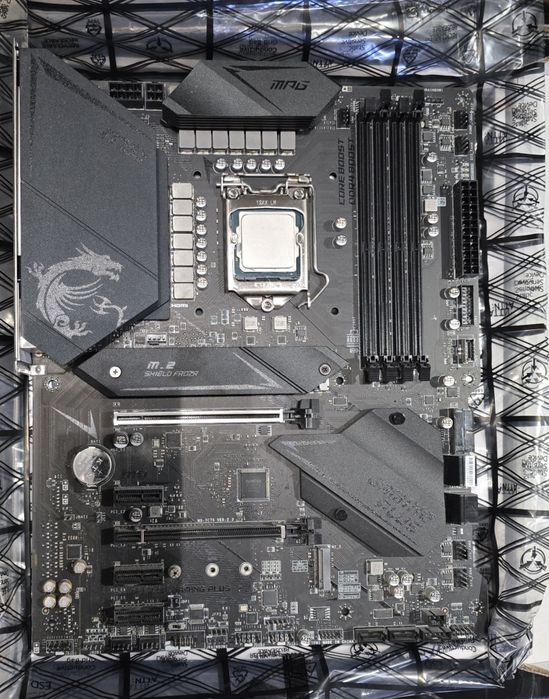 Procesor I7 - 10700kf + MSI MPG GAMING PLUS