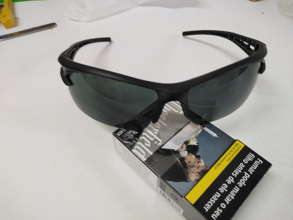 Óculos de sol, Novos!